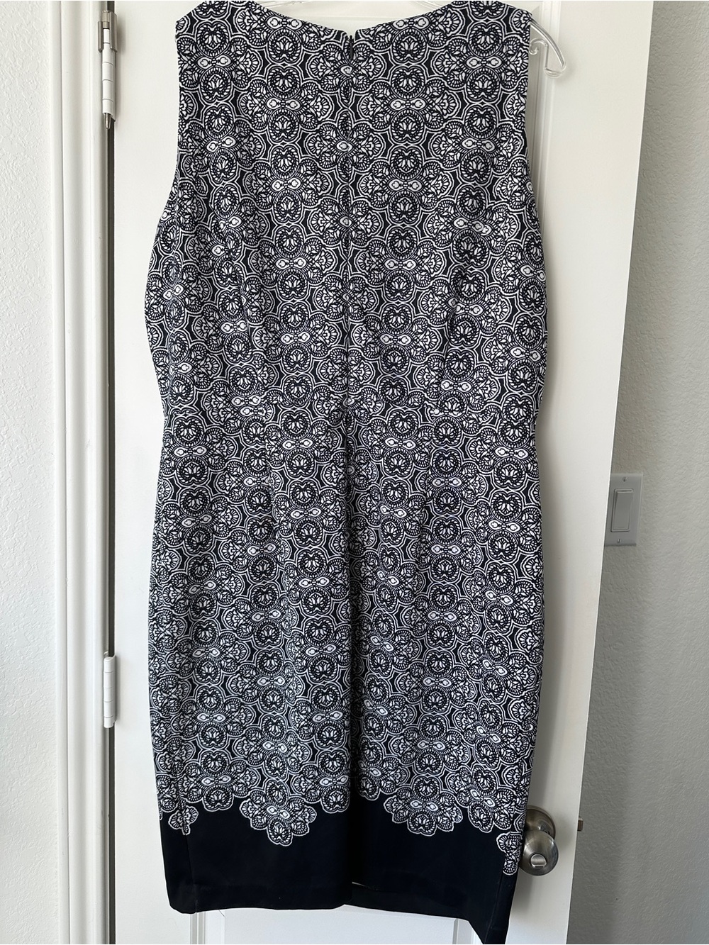New York & Company Black and White Lace-Print Sleeveless Sheath Dress - Picture 5 of 6